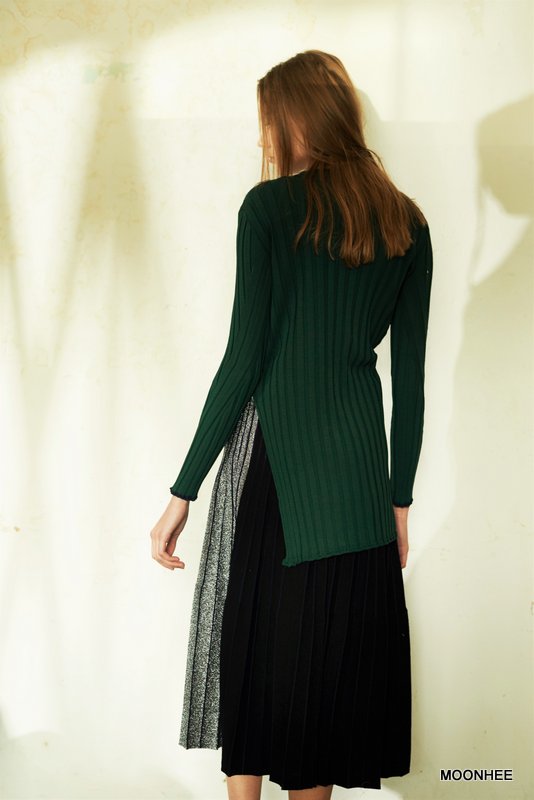 DIAGONAL RIB SLIT TOP (GREEN)