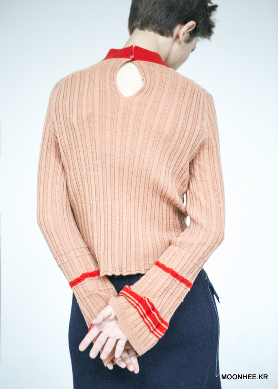 Coloring neck Short Sweater [BEIGE]