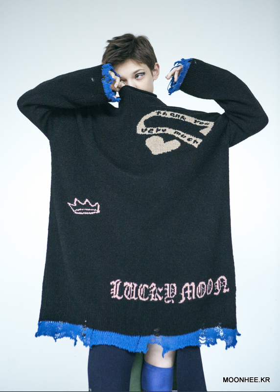 Angel Graphic Boxy Sweater [BLACK]