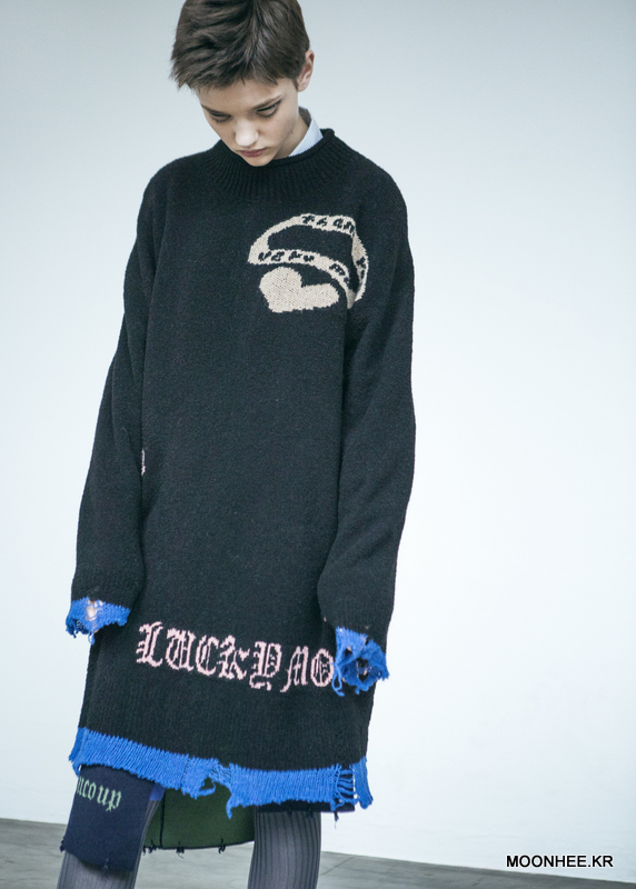 Angel Graphic Boxy Sweater [BLACK]