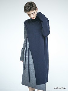 Asymmetric Sleeve Dress [NAVY]