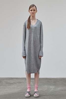 V-NECK WIDE CUFFS LONG DRESS [GREY]