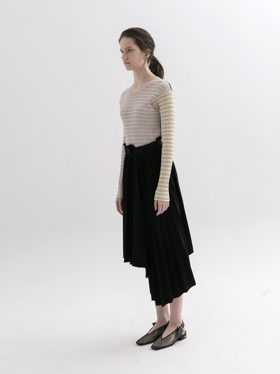 Asymmetrical Pleated Knit Skirt]