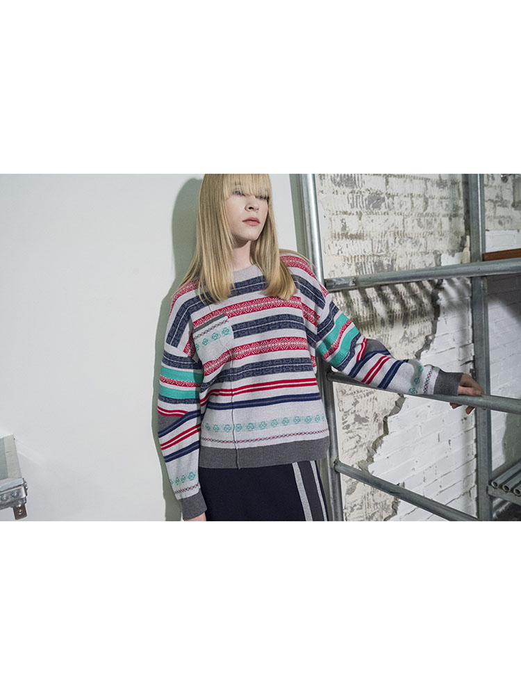 Multi-Colored Stripe Jacquard Pullover - L/GRAY